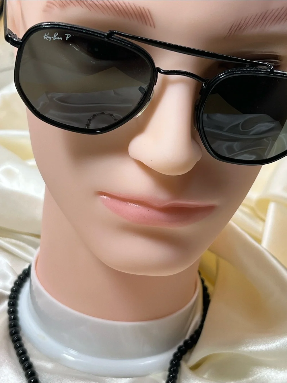 Ray-Ban Black Metal Aviator Sunglasses with Dark Green Lenses